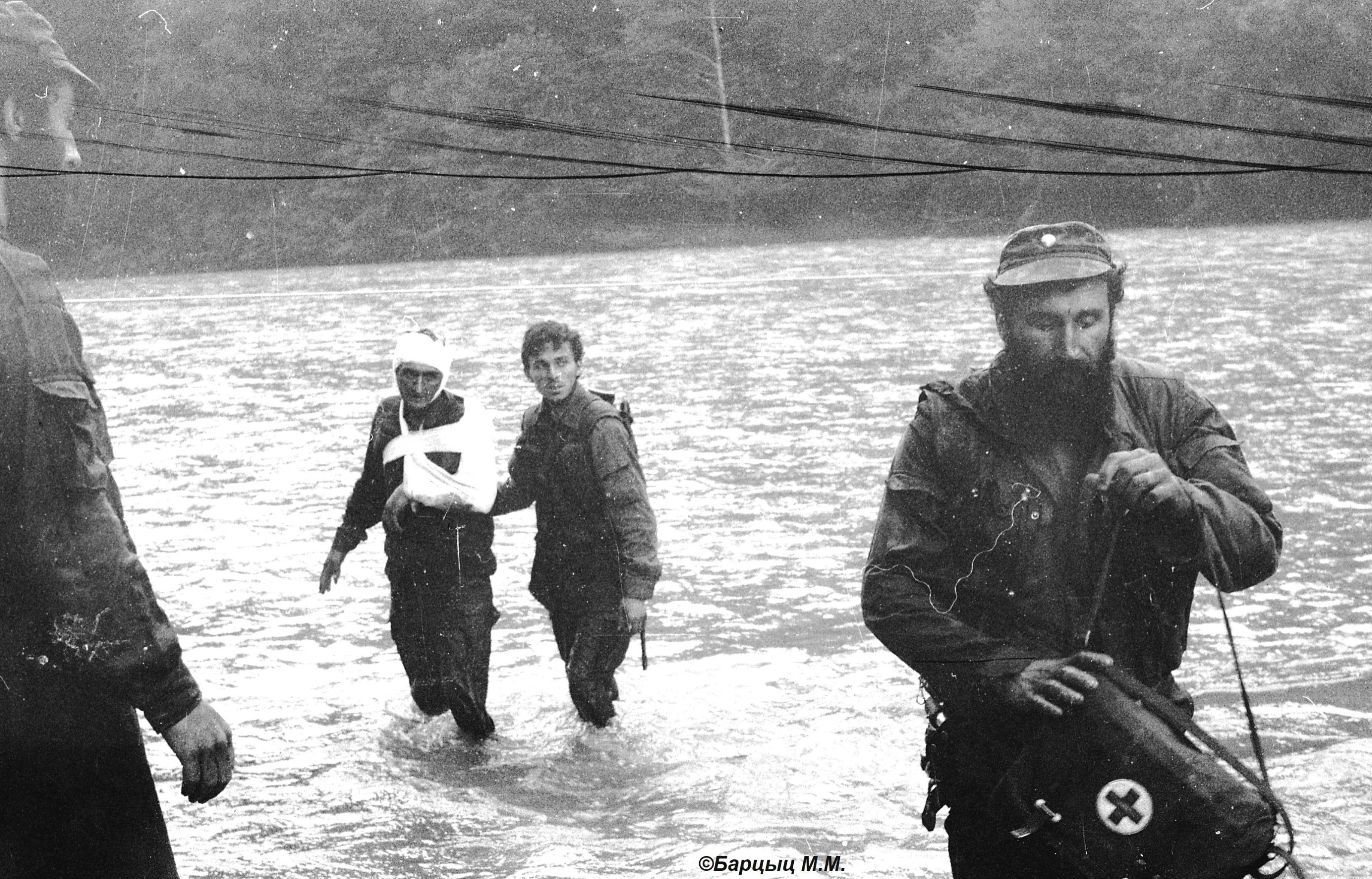 Июльское наступление. 03.07.1993 г. Возвращение из Цугуровки. Бойцы Абхазской армии. Июльское наступление. 03.07.1993 г. Возвращение из Цугуровки. Бойцы Абхазской армии.
