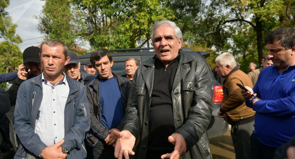 Митинги и прокурорская проверка: конфликт между МВД, депутатами и ветеранами Абхазии