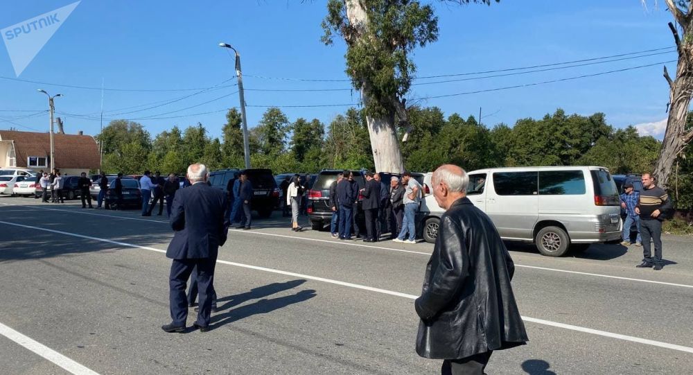 Адзюбжинцы настаивают на полной отставке главы МВД Абхазии Дмитрия Дбар
