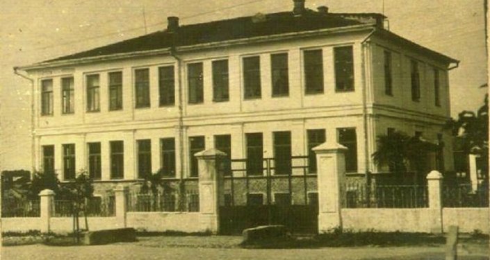 Здание греческой школы в конце 1930-х годов. Архивное фото.