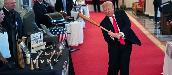 Президент США Дональд Трамп во время шоу Дух Америки в Белом Доме, Вашингтон Президент США Дональд Трамп во время шоу Дух Америки в Белом Доме, Вашингтон - Sputnik Абхазия