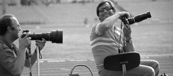 Фотокорреспонденты АПН Дмитрий Донской (слева) и Юрий Сомов освещают события Олимпиады-80. XXII летние Олимпийские игры (19 июля - 3 августа). - Sputnik Абхазия