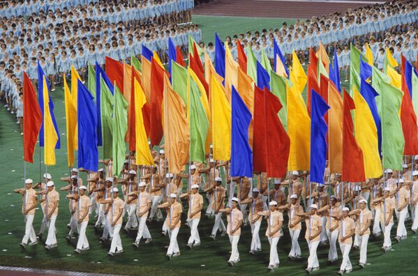 Праздничное шествие спортсменов во время открытия XXII летних Олимпийских игр в Москве, 1980 год - Sputnik Абхазия
