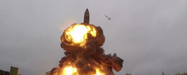 Учебно-боевой пуск баллистической ракеты Тополь-М с космодрома Плесецк Учебно-боевой пуск баллистической ракеты Тополь-М с космодрома Плесецк - Sputnik Абхазия