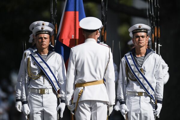 Военнослужащие Черноморского флота ВМФ России во время празднования Дня Военно-морского флота в Севастополе - Sputnik Абхазия