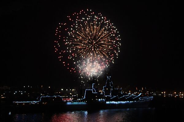 Салют во Владивостоке в честь Дня Военно-морского флота - Sputnik Абхазия
