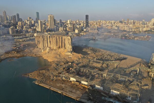Вид порта Бейрута после взрыва - Sputnik Абхазия