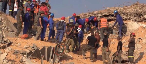 Поисково-спасательная операция, музыка и прерванная свадьба: последние видео из Бейрута Поисково-спасательная операция, музыка и прерванная свадьба: последние видео из Бейрута - Sputnik Абхазия