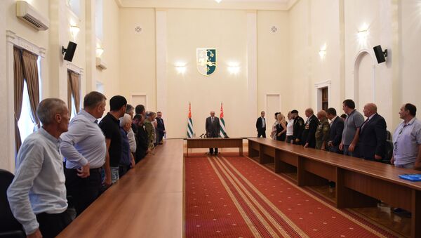 Встреча президента с добровольцами  - Sputnik Абхазия