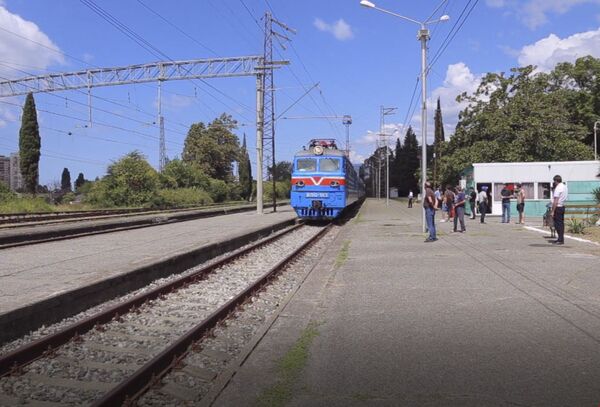 Прибытие ретро поезда в Гагру  - Sputnik Абхазия
