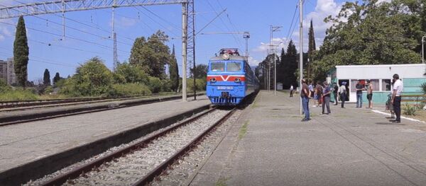 Прибытие ретро поезда в Гагру  Прибытие ретро поезда в Гагру  - Sputnik Абхазия