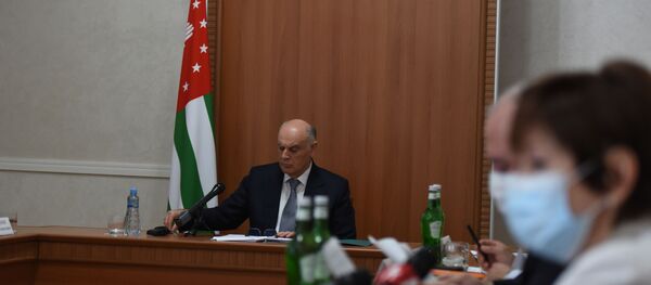 Аслан Бжания  Аслан Бжания  - Sputnik Абхазия