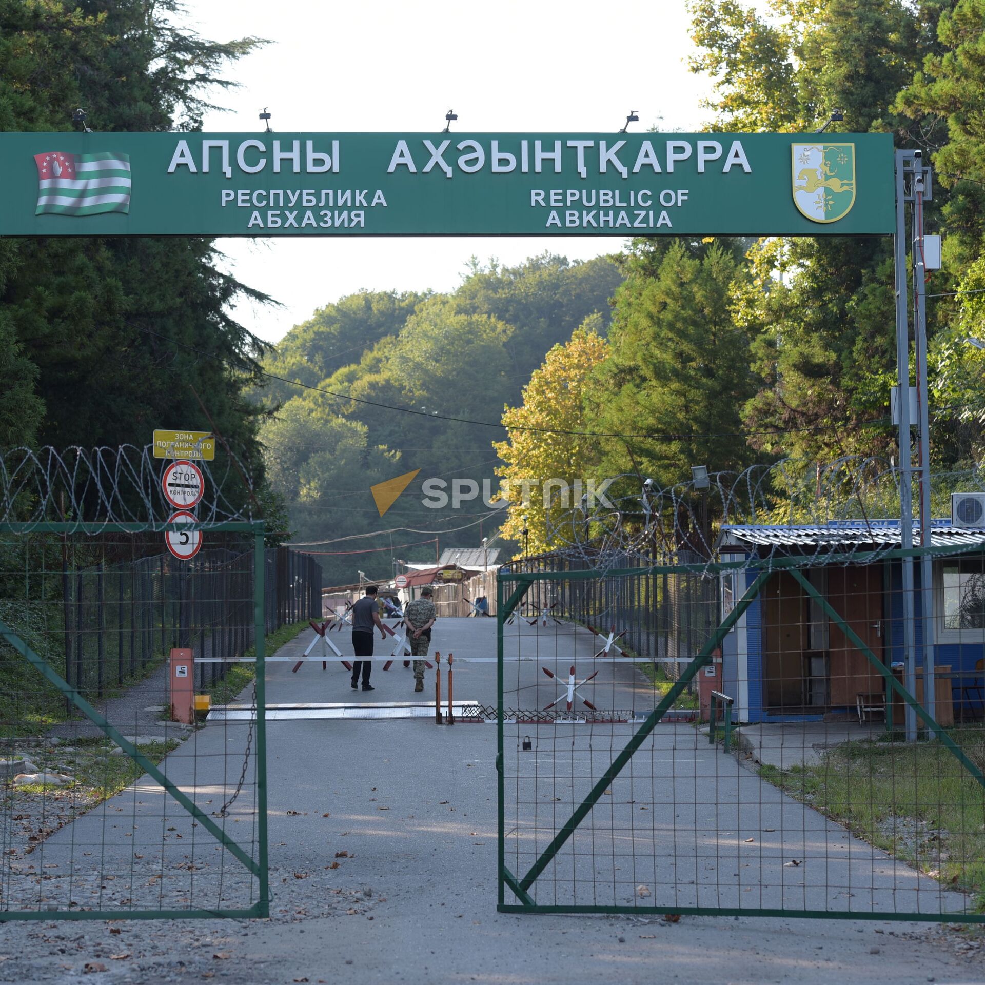 Режим перехода: кто и как может пересекать абхазо-грузинскую границу -  15.09.2022, Sputnik Абхазия