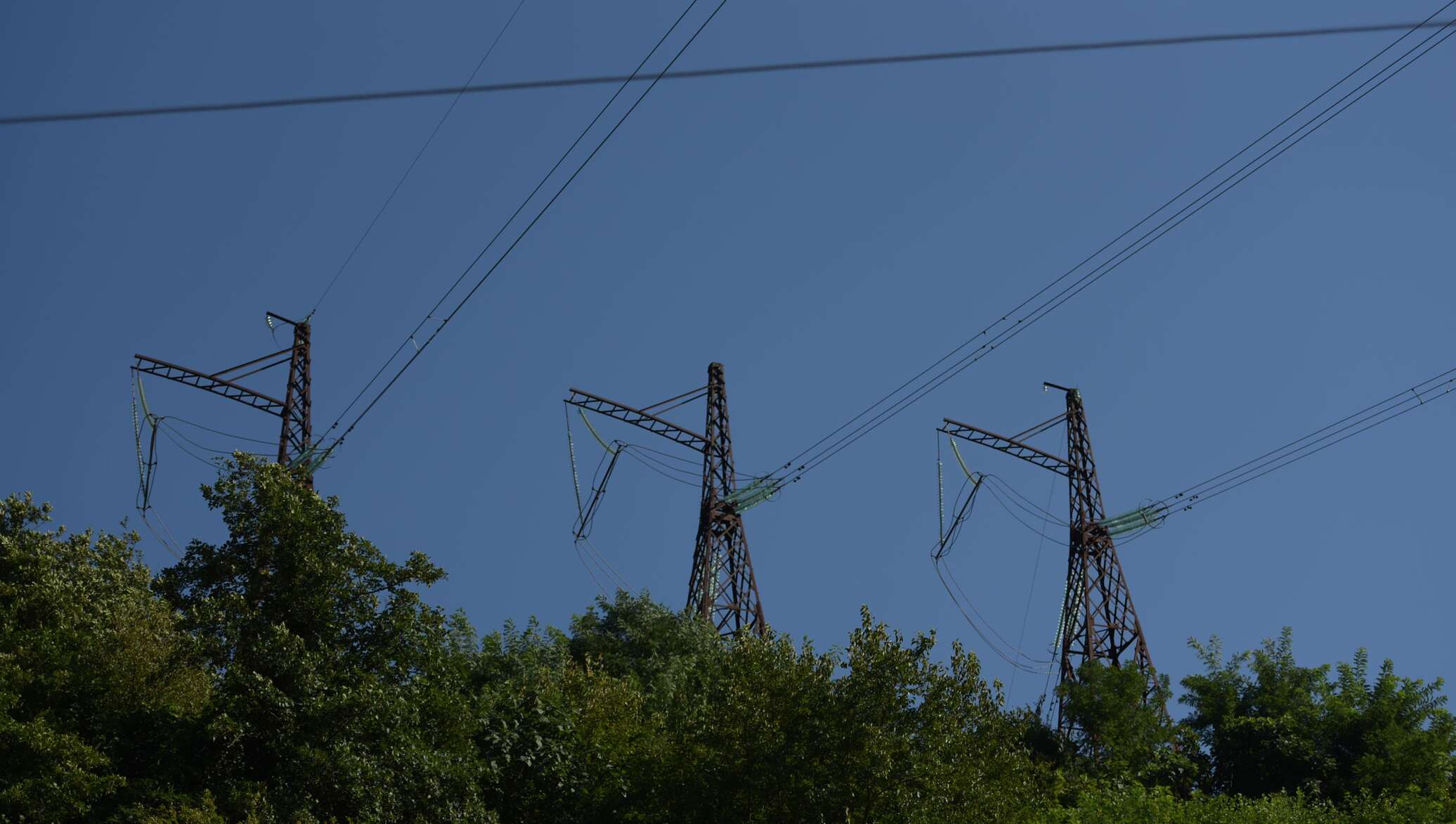Черноморэнерго Абхазия. Энергетическая 5 Сухум. Откуда электричество в Абхазии. В Абхазии отключают электричество.