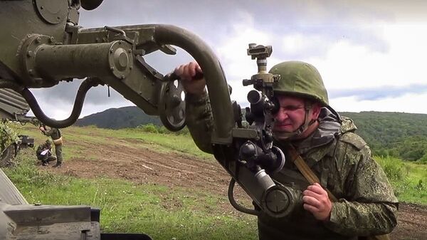 Артиллеристы ЮВО выполнили первые стрельбы из модернизированных РСЗО «Град» в горах Абхазии - Sputnik Аҧсны