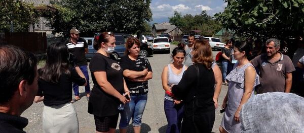 Против карантина: митинг в селе Лабра Против карантина: митинг в селе Лабра - Sputnik Абхазия