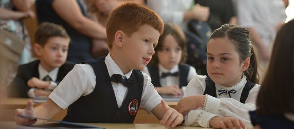 Первый звонок в Сухумских школах Первый звонок в Сухумских школах - Sputnik Абхазия