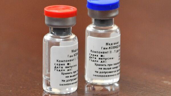 Брифинг, посвященный первой в мире зарегистрированной вакцине от COVID-19 - Sputnik Абхазия