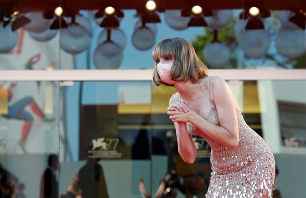 Актриса Майя Хоук на Венецианском кинофестивале - Sputnik Абхазия