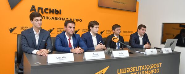 ПК с победителями конкурса Гордость Абхазии ПК с победителями конкурса Гордость Абхазии - Sputnik Абхазия