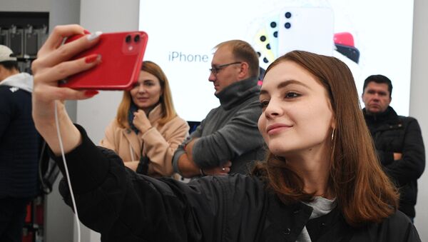Старт продаж новых iPhone в России - Sputnik Абхазия