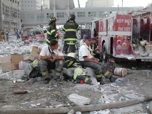 Отдых пожарных во время атаки 9/11 в Нью-Йорке  - Sputnik Абхазия
