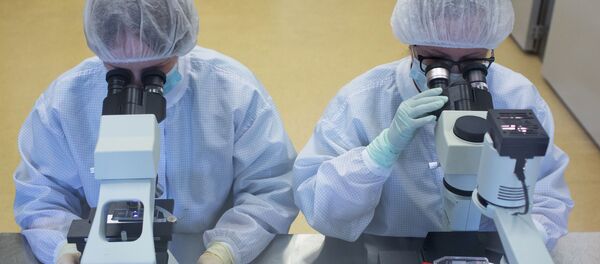 Производство вакцины от COVID-19 на фармацевтическом заводе Биннофарм Производство вакцины от COVID-19 на фармацевтическом заводе Биннофарм - Sputnik Абхазия
