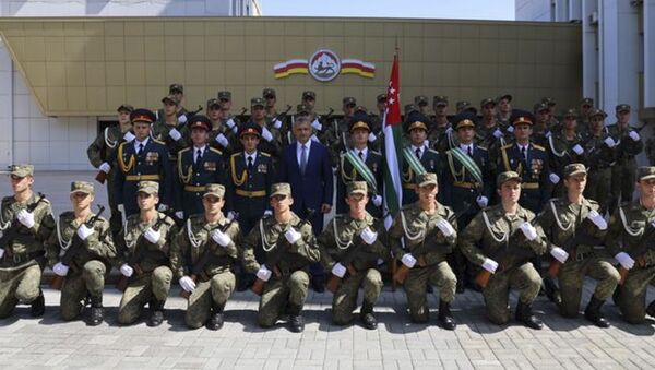 Военный парад в честь празднования 30-й годовщины Республики Южная Осетия     - Sputnik Абхазия
