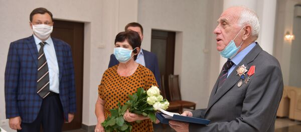 Церемония награждения в честь дня любви семьи и молодости в посольстве РФ - Sputnik Абхазия