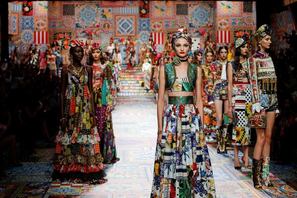 Показ коллекции Dolce & Gabbana во время Milan Fashion Week - Sputnik Абхазия