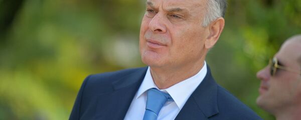 Президент Аслан Бжания на церемонии возложения цветов в Парке Славы в Сухуме Президент Аслан Бжания на церемонии возложения цветов в Парке Славы в Сухуме - Sputnik Абхазия