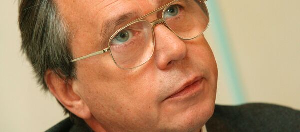 Лидер партии Социальной справедливости Алексей Подберезкин на пресс-конференции на тему: Большие доходы - большие налоги. Лидер партии Социальной справедливости Алексей Подберезкин на пресс-конференции на тему: Большие доходы - большие налоги. - Sputnik Абхазия