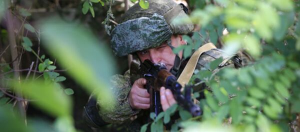 Военнослужащие ЮВО в Абхазии провели экзаменационные тактические стрельбы Военнослужащие ЮВО в Абхазии провели экзаменационные тактические стрельбы - Sputnik Абхазия
