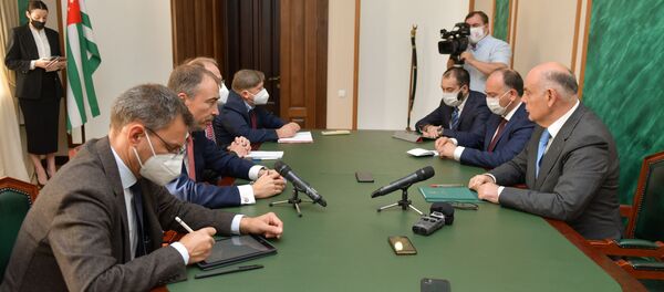 Визит в Абхазию спецпредставителя ЕС по Южному Кавказу Тойво Клаара Визит в Абхазию спецпредставителя ЕС по Южному Кавказу Тойво Клаара - Sputnik Аҧсны