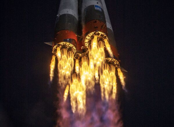 Запуск РН Союз-2-1а с кораблем Союз МС-17 с космодрома Байконур  - Sputnik Абхазия