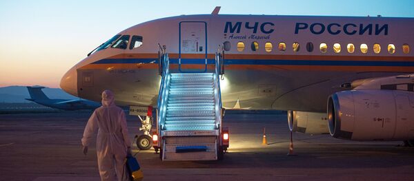 Российские медики прибыли в Киргизию для помощи в борьбе с COVID-19 Российские медики прибыли в Киргизию для помощи в борьбе с COVID-19 - Sputnik Абхазия