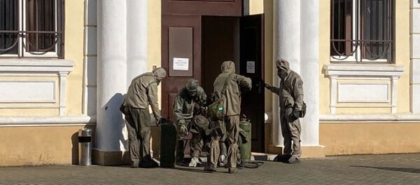 Российские военные продолжили дезинфекцию объектов в Абхазии Российские военные продолжили дезинфекцию объектов в Абхазии - Sputnik Абхазия