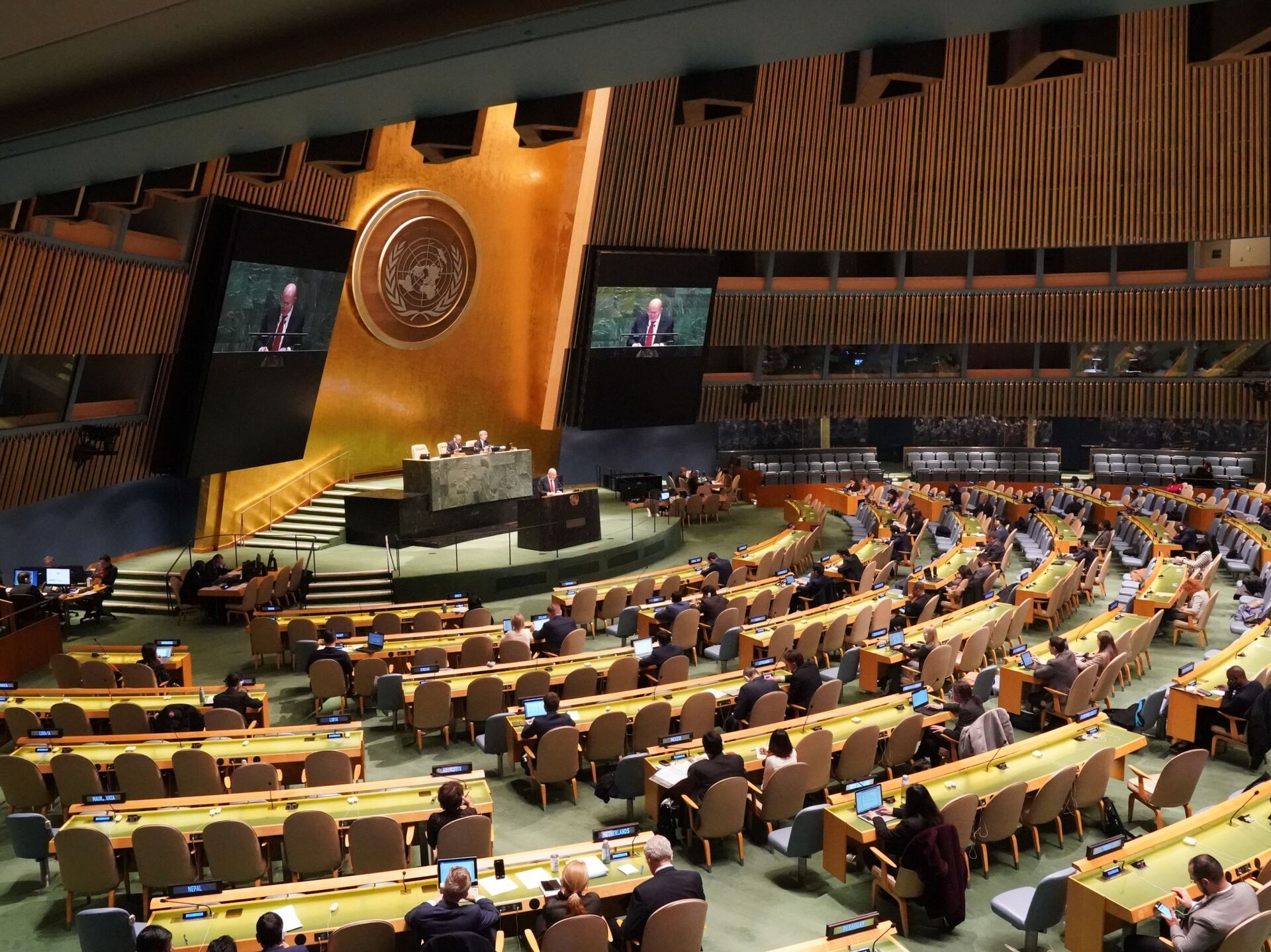 Совет безопасности оон принимает. Генеральная Ассамблея ООН. Зал Генеральной Ассамблеи ООН. Саммит ООН 2022. ООН И Совбез ООН.