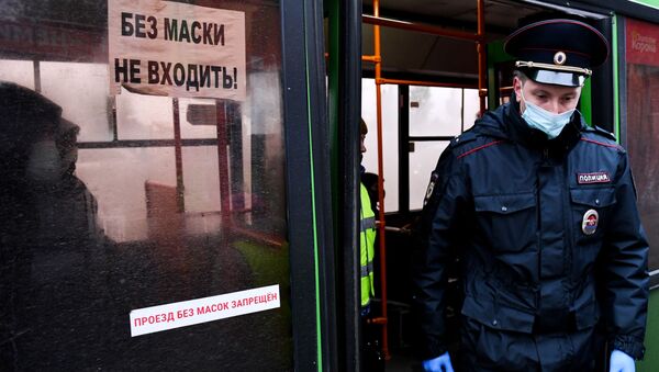 Проверка масочного режима в общественном транспорте Новосибирска - Sputnik Абхазия
