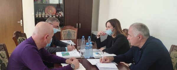 Беслан Джопуа провел совещание по вопросу реализации проекта «Аква-агропромышленный комплекс Золотой Берег»  - Sputnik Абхазия