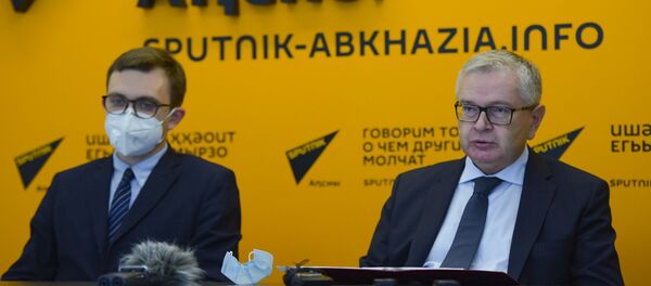 Брифинг посла России Алексея Двинянина  Брифинг посла России Алексея Двинянина  - Sputnik Аҧсны