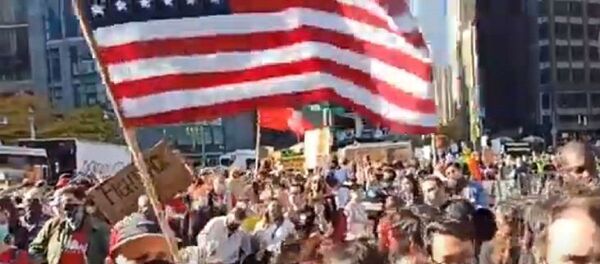 Жители Нью-Йорка празднуют победу Байдена - Sputnik Абхазия