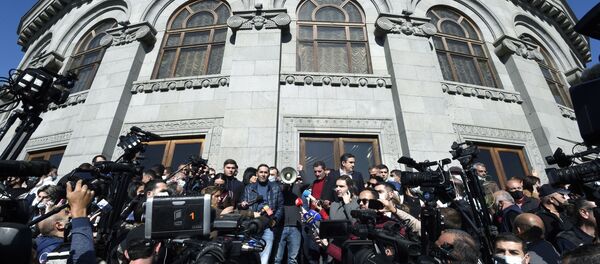 Митинг оппозиции в Ереване Митинг оппозиции в Ереване - Sputnik Абхазия