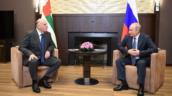 Президент РФ В. Путин встретился с президентом Абхазии Асланом Бжанией - Sputnik Аҧсны