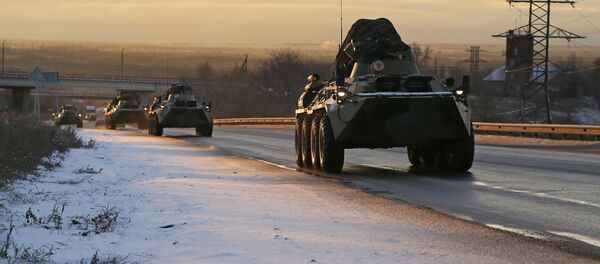 Колонна военной техники российских миротворцев в Самарской области на пути в Нагорный Карабах Колонна военной техники российских миротворцев в Самарской области на пути в Нагорный Карабах - Sputnik Абхазия