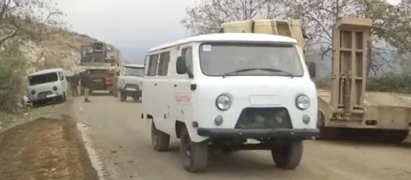 В Степанакерте идет ремонт дороги и восстанавливается мирная жизнь - Sputnik Абхазия