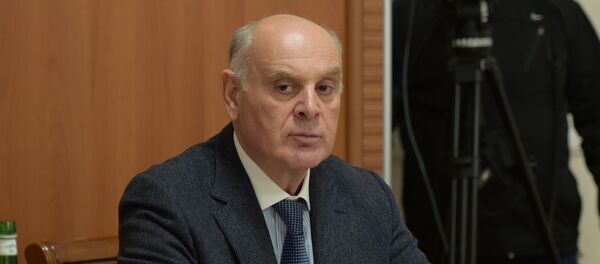 О майнинге, электричестве, границе и Аибге: из пресс-конференции Аслана Бжания О майнинге, электричестве, границе и Аибге: из пресс-конференции Аслана Бжания - Sputnik Абхазия