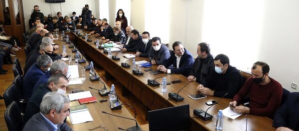 Страсти по майнингу: как в Парламенте обсуждали проблему энергетики Страсти по майнингу: как в Парламенте обсуждали проблему энергетики - Sputnik Абхазия