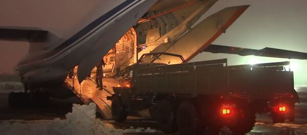 ВКС России доставили технику в зону миротворческой операции в Карабахе — видео ВКС России доставили технику в зону миротворческой операции в Карабахе — видео - Sputnik Абхазия