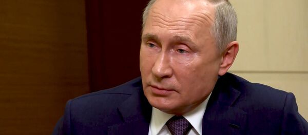 Владимир Путин рассказал, почему не поздравил Джо Байдена с победой на выборах Владимир Путин рассказал, почему не поздравил Джо Байдена с победой на выборах - Sputnik Абхазия